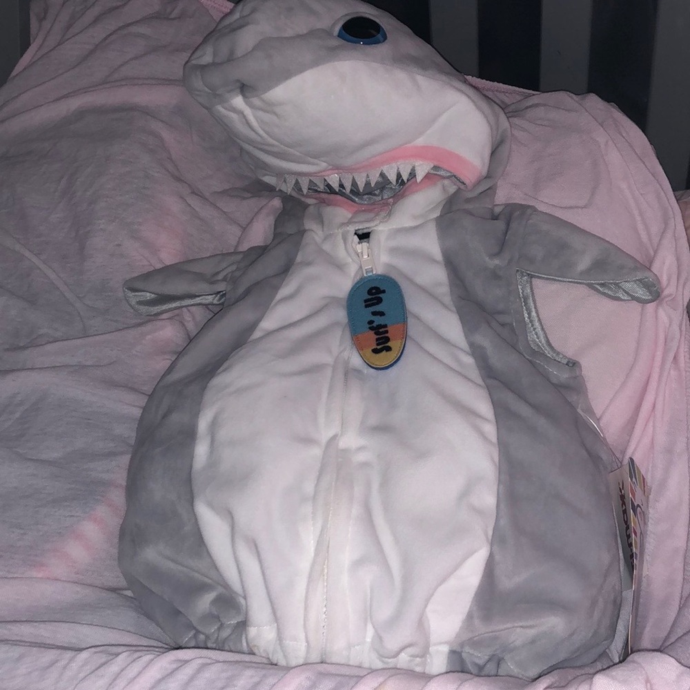 Shark costume can express ship 1-3 days